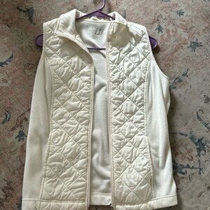 Women’s White zip up lightweight vest